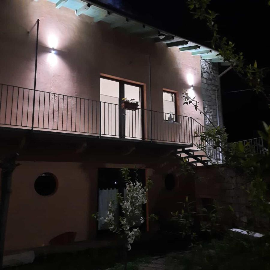 Appartement Il Sole Di Simona - Il Prato à Omegna Extérieur photo